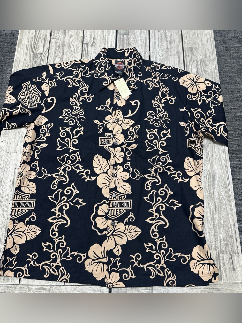 NWT Harley Davidson Mans Black Floral Collared Short Sleeve Button Up Size L